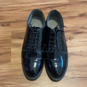 Roth I high gloss dress shoe.